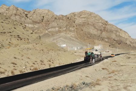 احداث و آسفالت ۱۶.۵ کیلومتر راه روستایی در دهستان گیفان شهرستان بجنورد